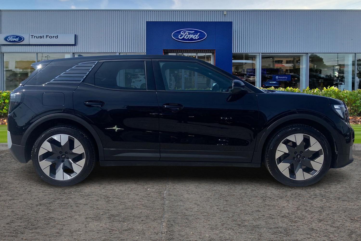 Ford EXPLORER Photo 2