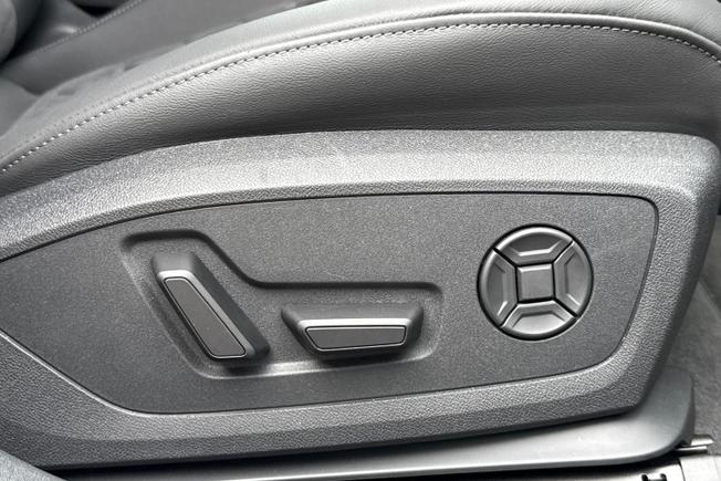 AUDI A6 E-Tron Avant Photo 36