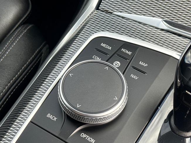 BMW 3 Series Photo 38