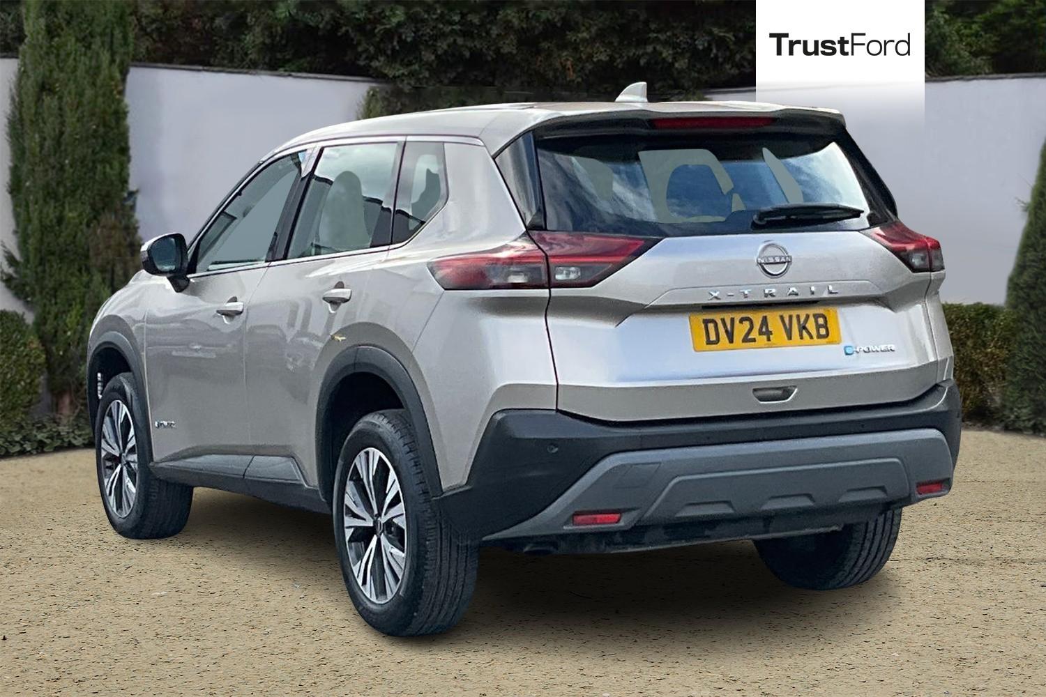Nissan X-TRAIL Photo 1