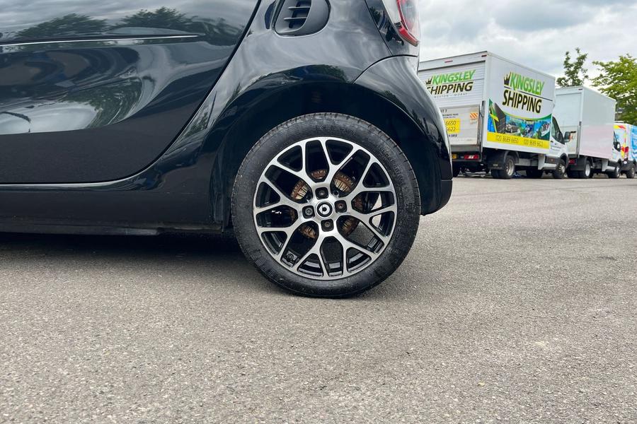 smart FORTWO COUPE Photo autoimg-0abd328d93fbf2468d811231ffe9ef6f47e2cfb2.jpg