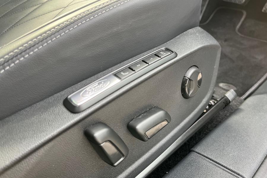 Ford Explorer Photo autoimg-0abf53d775c9750fc84fb67fd28b36bfbc753920.jpg