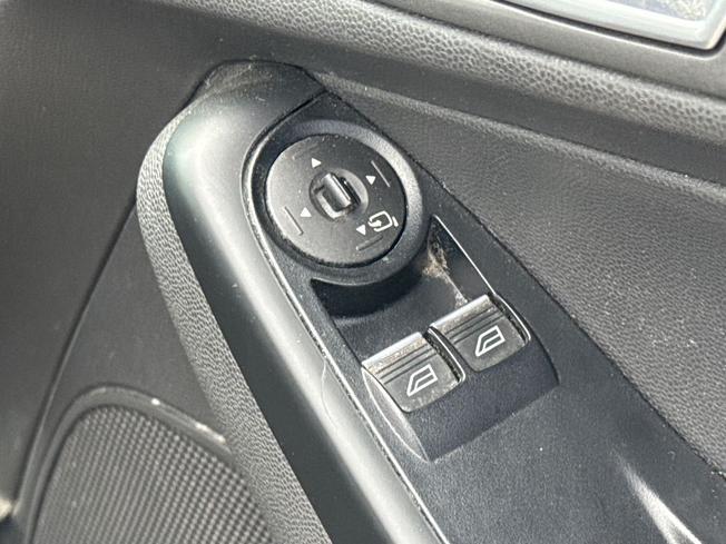 FORD Fiesta Photo 29