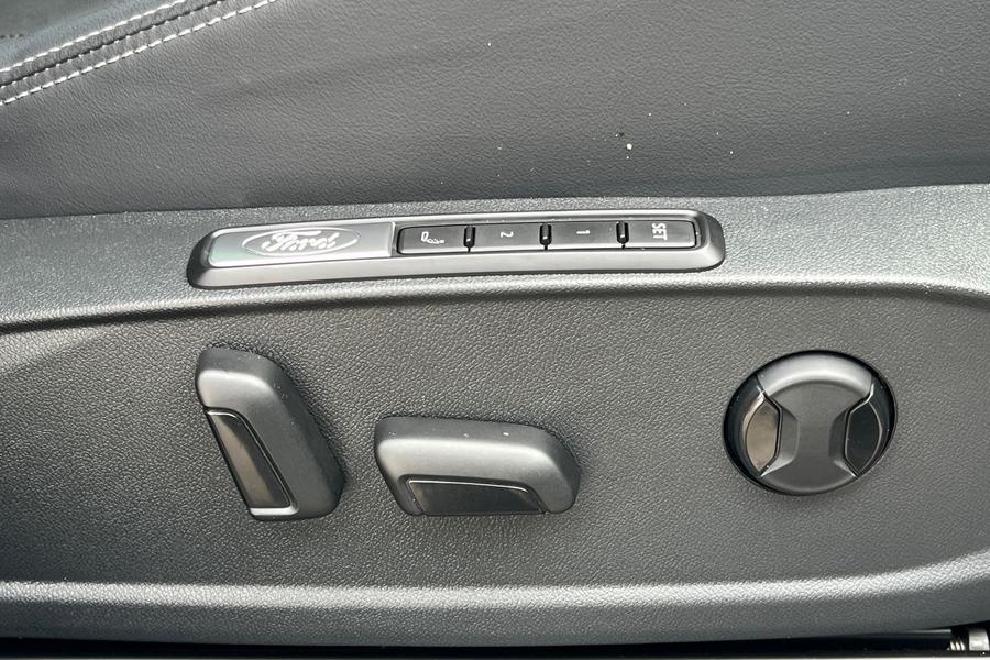 Ford EXPLORER Photo autoimg-0ac61e89f10747e6bc2eb467bf47a510274827e6.jpg