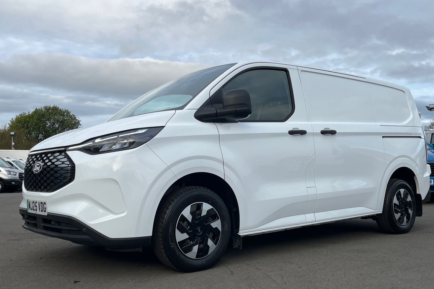 Ford TRANSIT E-CUSTOM Photo 36