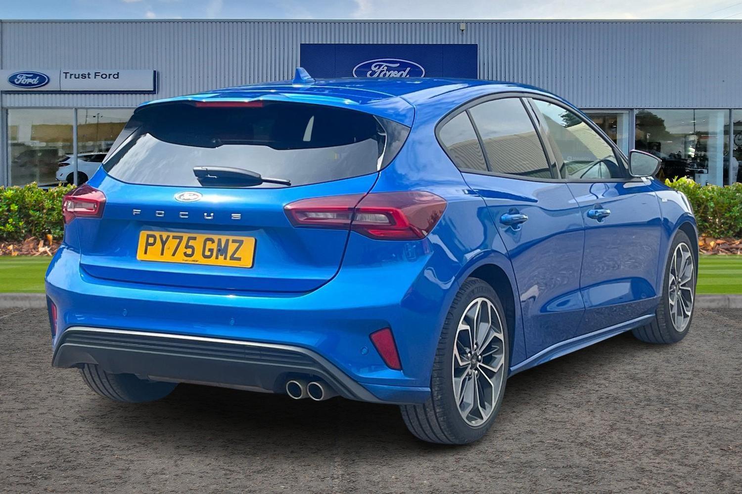 Ford Focus Photo 3