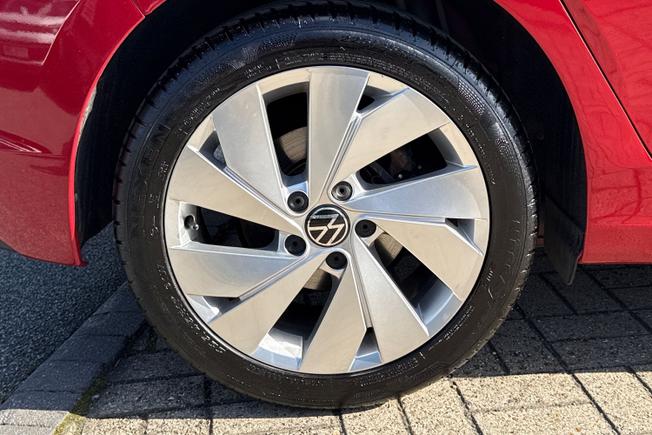 VOLKSWAGEN Golf Photo 21