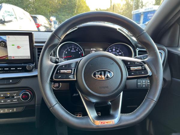 Kia ProCeed Photo autoimg-0accf187eebf5ce2df54b3e9dc593f86a0291263.jpg