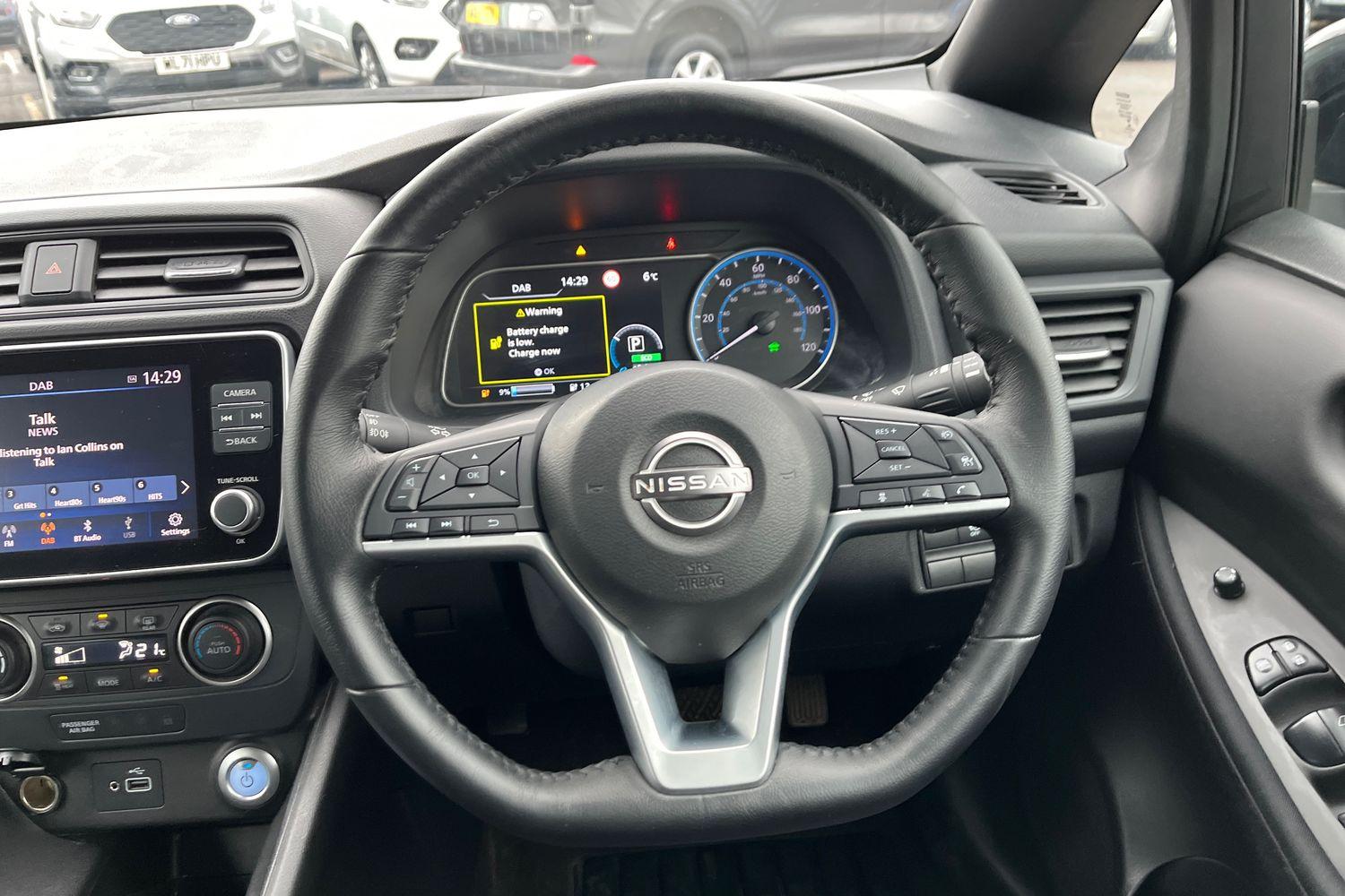 Nissan LEAF Photo 11