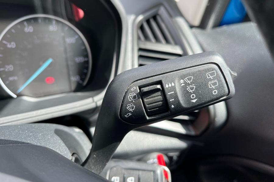 Ford EcoSport Photo autoimg-0ad1bf3ce6421a0a19a1911f2c79bc15fe119fc0.jpg