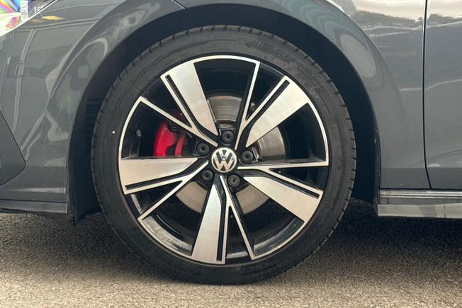 VOLKSWAGEN Golf Photo 5