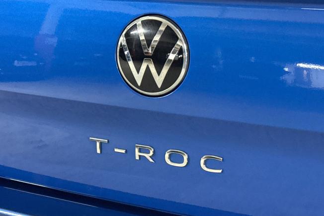 VOLKSWAGEN T-Roc Photo 32