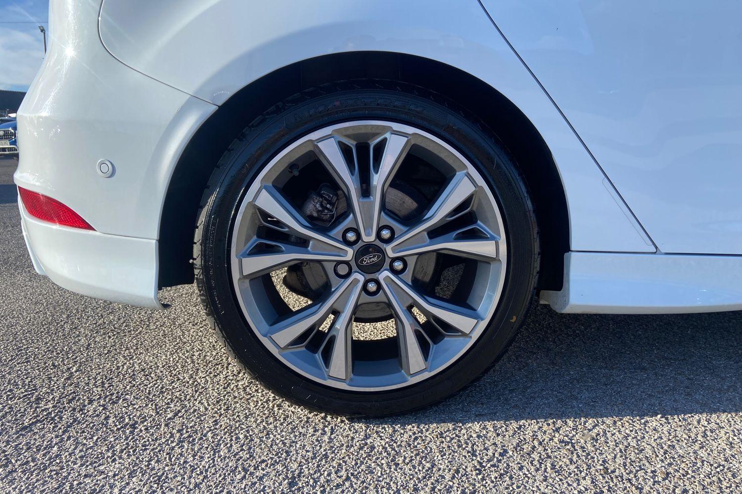Ford FOCUS Photo 7