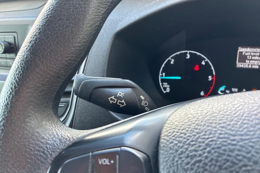 Used FORD TRANSIT CUSTOM YV19ZVR 40