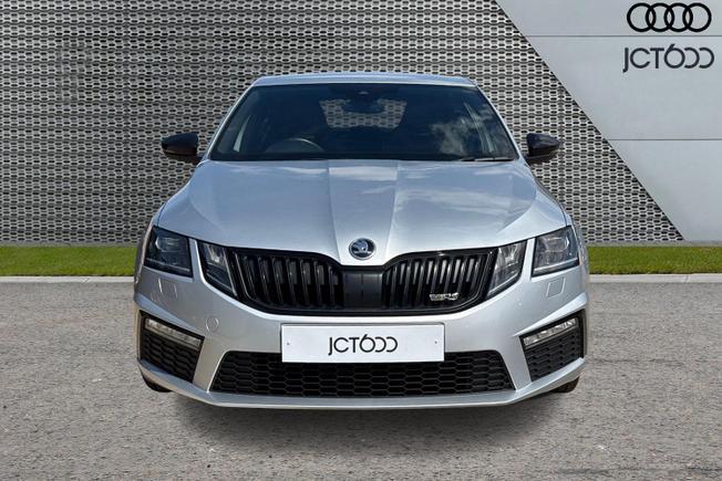 ŠKODA Octavia Photo 8