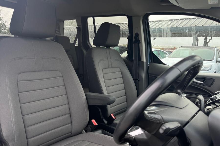 Ford TOURNEO CONNECT Photo autoimg-0adec65f99966795d65fb48a71becce3b9bbd6cc.jpg