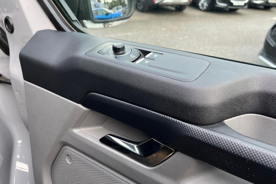 Used Ford TRANSIT CUSTOM WV25RMO 35