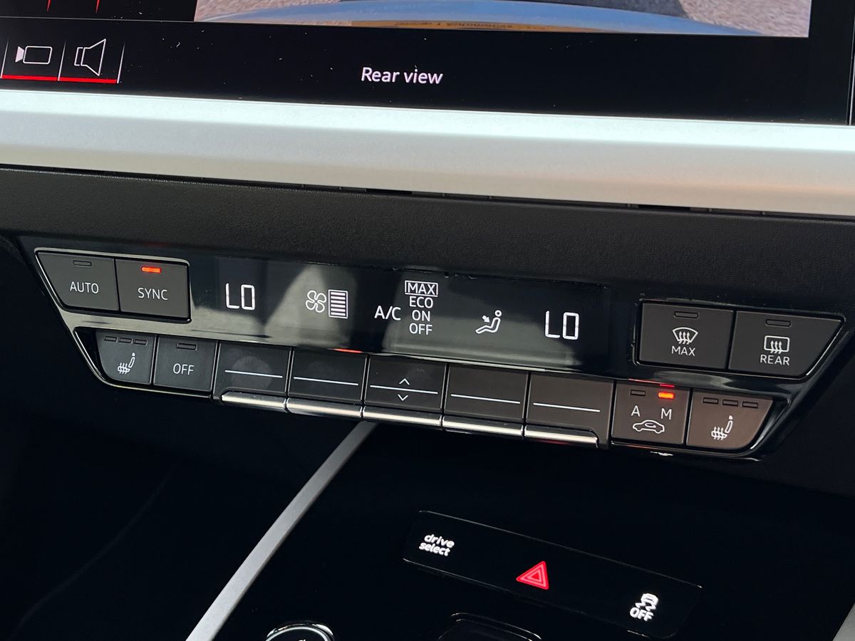 Audi Q4 e-tron Photo 12