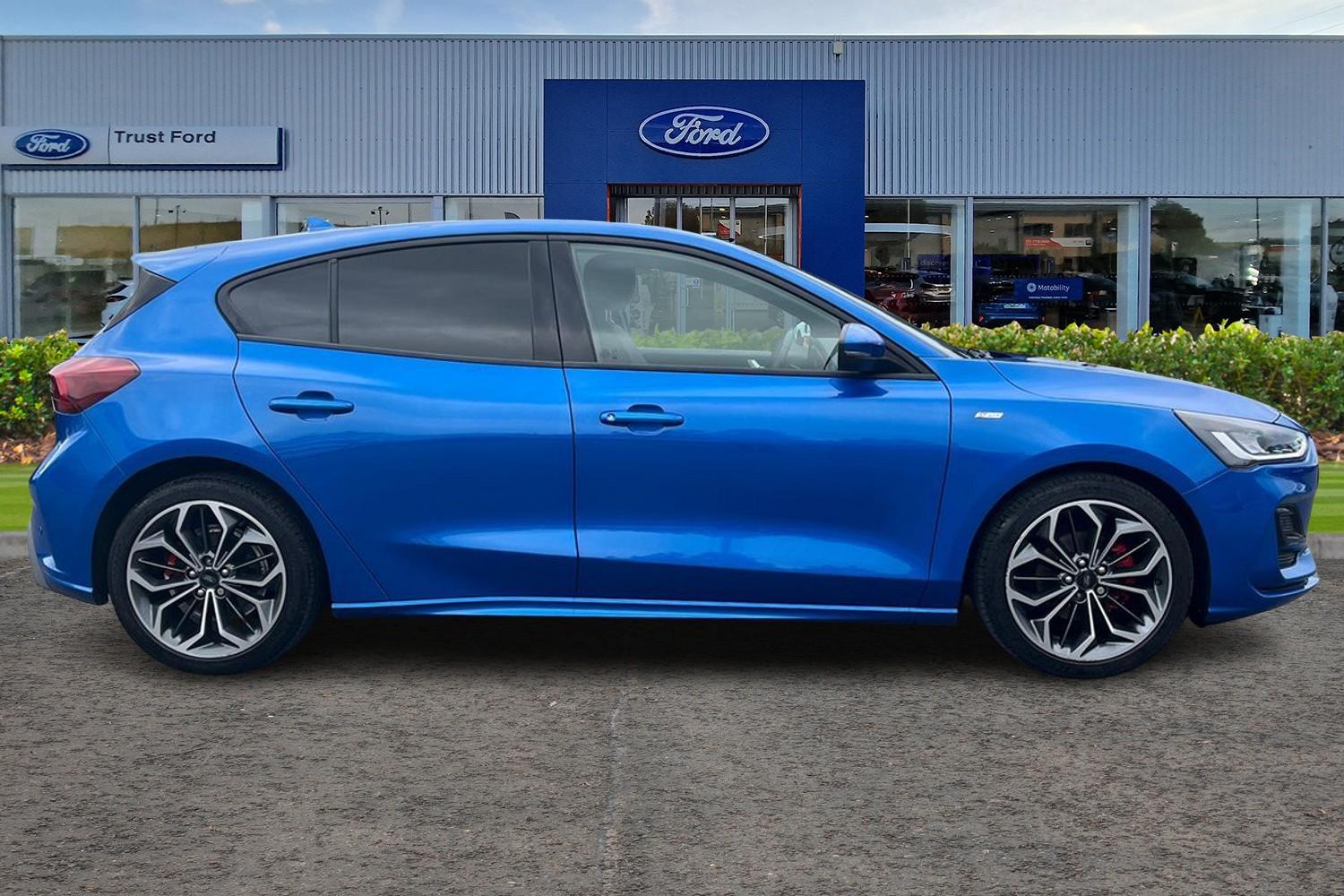 Ford FOCUS Photo 2