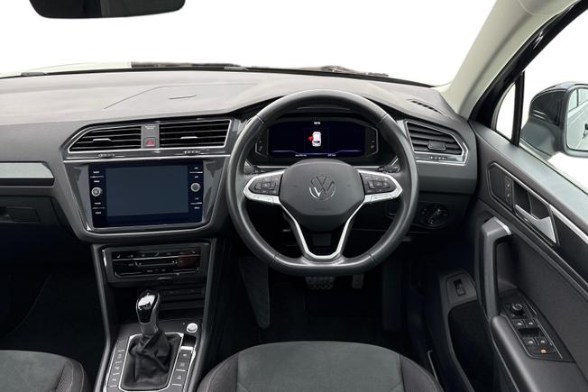 VOLKSWAGEN Tiguan Photo 11