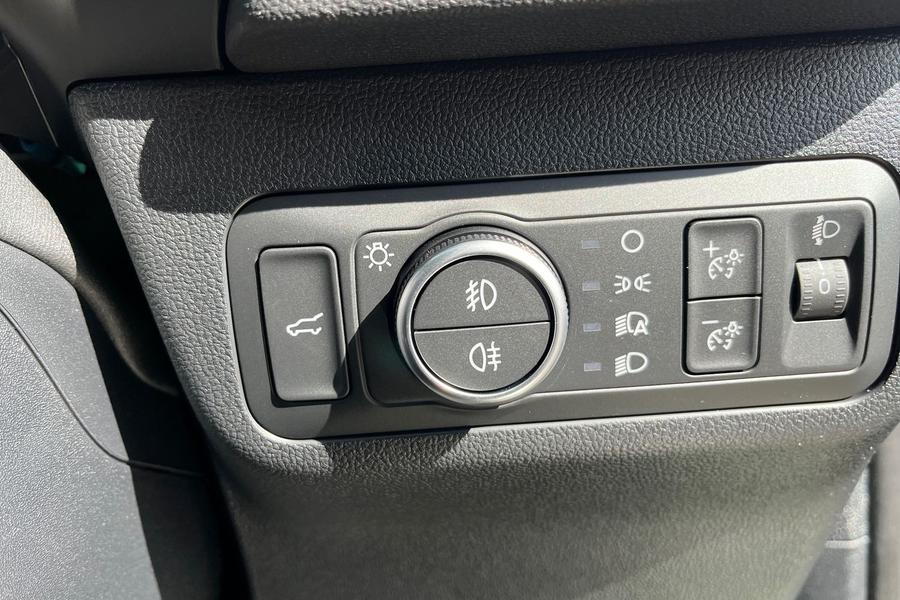 Ford KUGA Photo autoimg-0af0d389beb3bc57496c7b6ea5d3a13cf9fb34e8.jpg