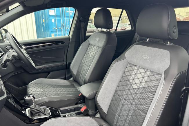 VOLKSWAGEN T-Roc Photo 36