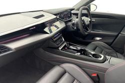 AUDI RS e-tron GT Photo 2
