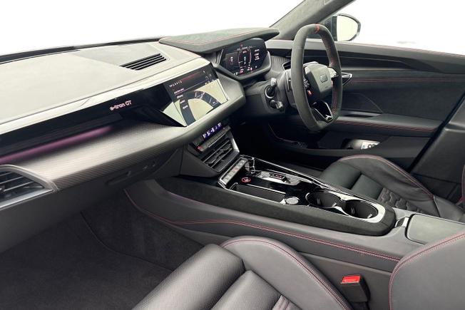AUDI RS e-tron GT Photo 2