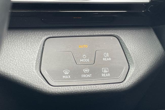 VOLKSWAGEN ID.4 Photo 40