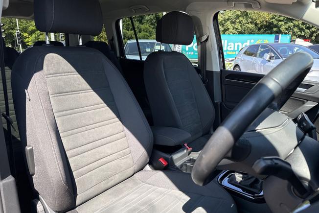 VOLKSWAGEN Touran Photo 26