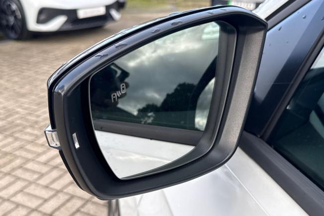 VOLKSWAGEN T-Cross Photo 21
