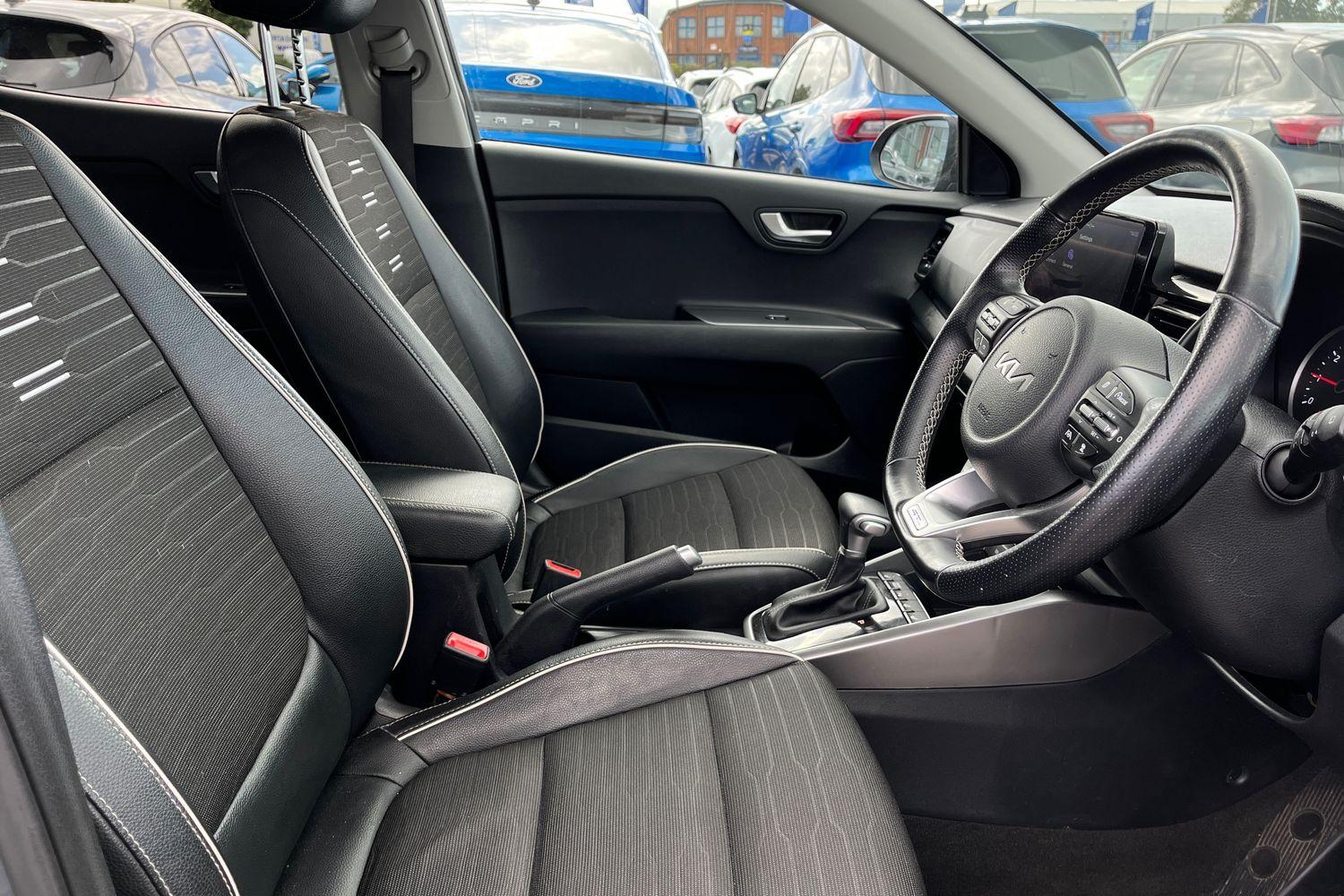 Kia STONIC Photo 16