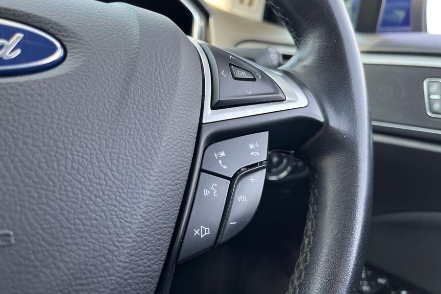 Ford MONDEO Photo autoimg-0b00072ab57fc2ef3286ac4ae40e0ab7bba3b864.jpg