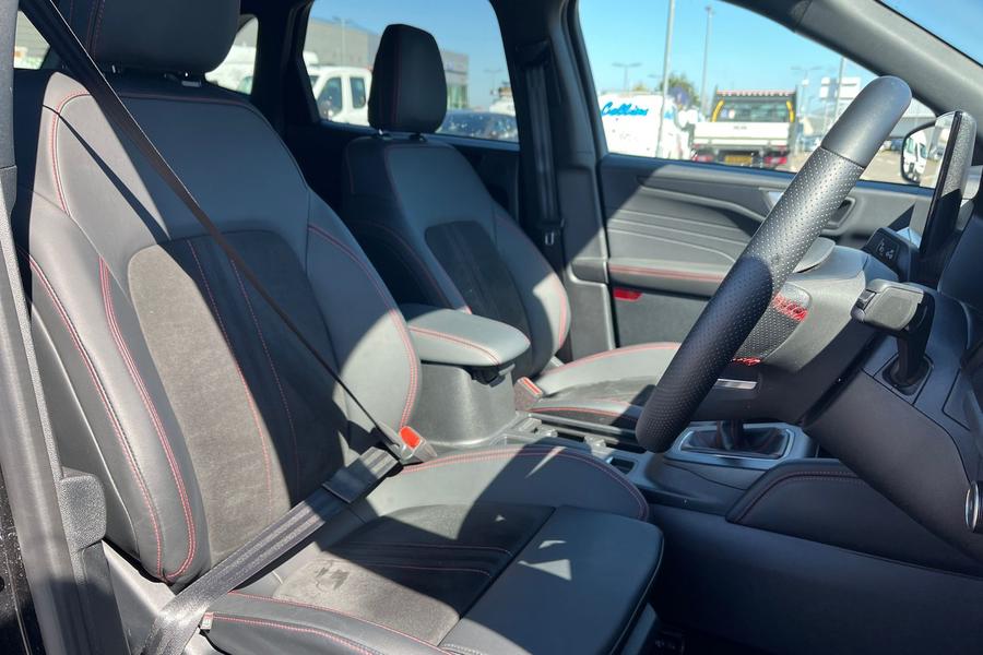 Ford KUGA Photo autoimg-0b012b423bc38bf27405ea6b662e64aa50d50f22.jpg