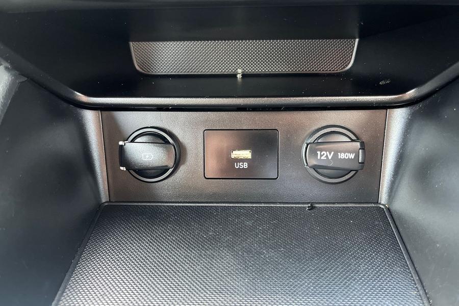 Hyundai KONA Photo autoimg-0b03fe7d2032f56b4ff6c533f1eca9cc974bdac3.jpg