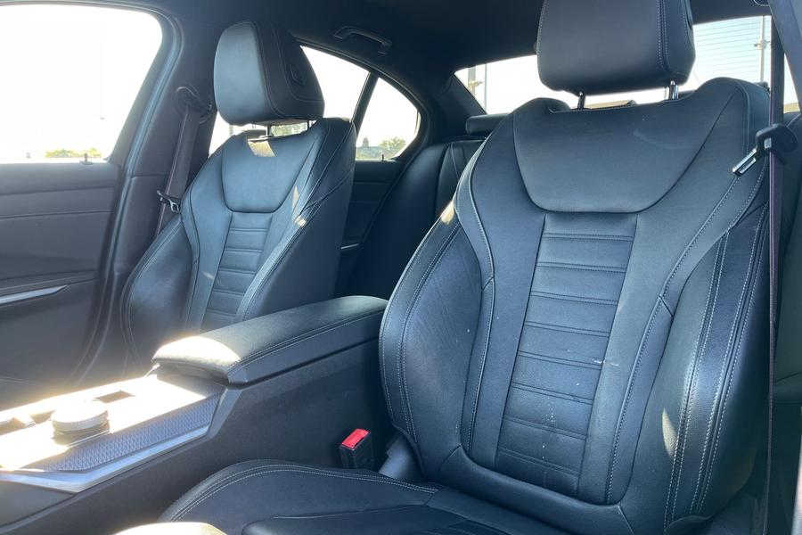 BMW 3 SERIES Photo autoimg-0b07b5e755e44ef5327c041e72a0af8abb24170c.jpg