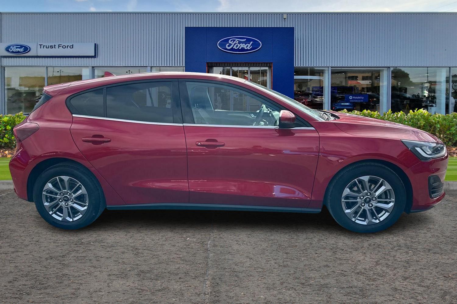 Ford FOCUS Photo 2