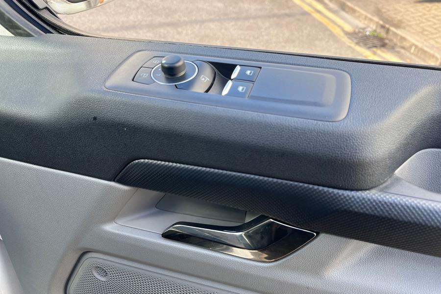 Ford TRANSIT CUSTOM Photo autoimg-0b0b1bd08f8ab9a0cdebddae12093ef25b6bc39d.jpg
