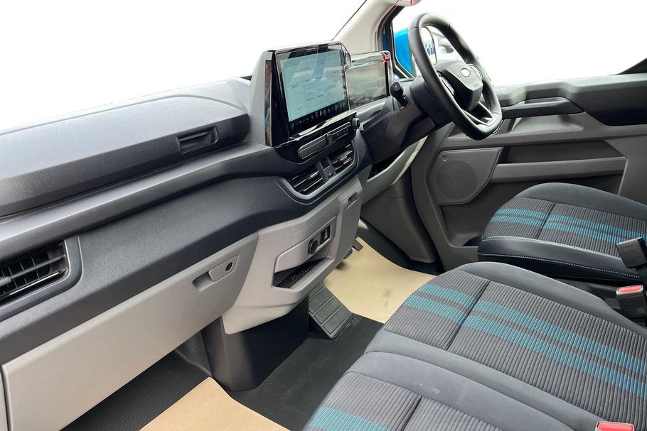 Used Ford TRANSIT CUSTOM AO25UCL 3