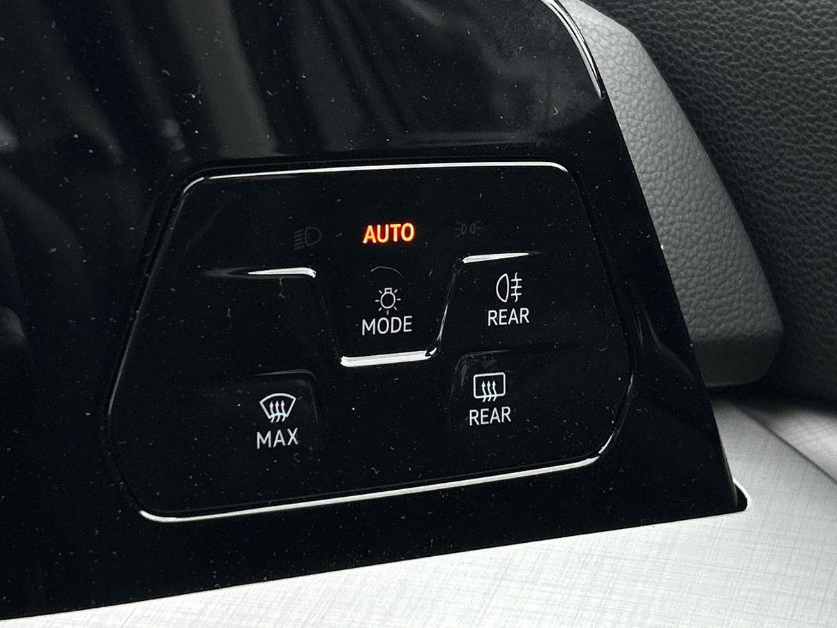 Volkswagen Golf Photo autoimg-0b0bb40db83cdf701024ddc3ec21301240695c6c.jpg
