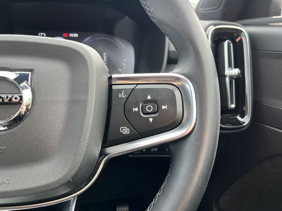 Volvo XC40 Photo 16