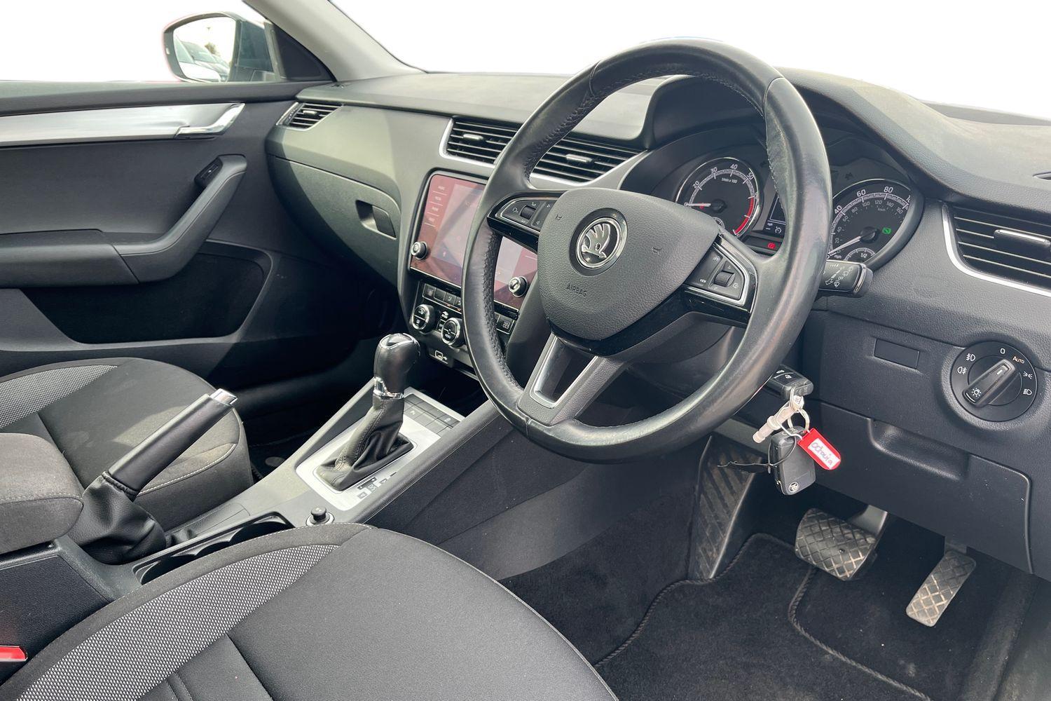 Skoda OCTAVIA Photo 8