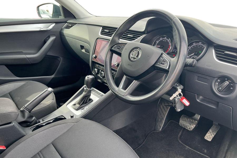 Skoda OCTAVIA Photo autoimg-0b11c08b524d534cff23273b214397954284b5f3.jpg