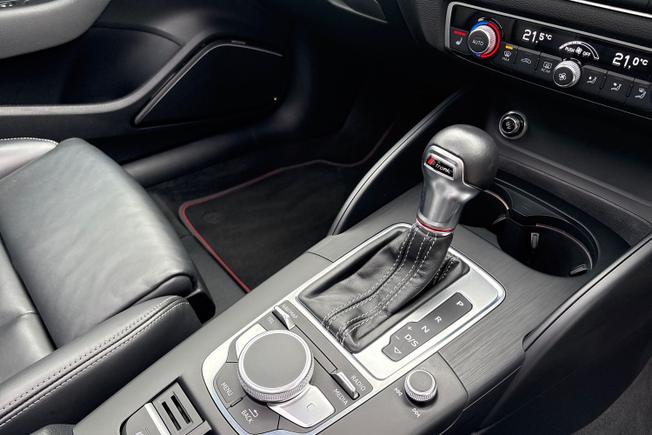 Audi S3 Photo 36