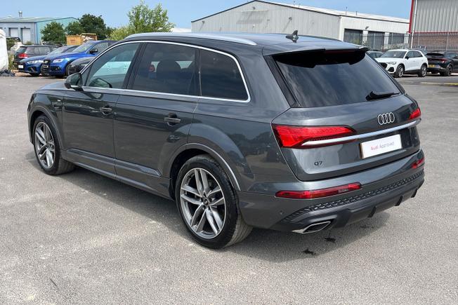 Audi Q7 Photo 39