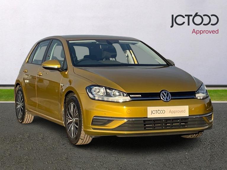 Used 2019 VOLKSWAGEN Golf 1.5 TSI EVO SE [Nav] 5dr Yellow at JCT600