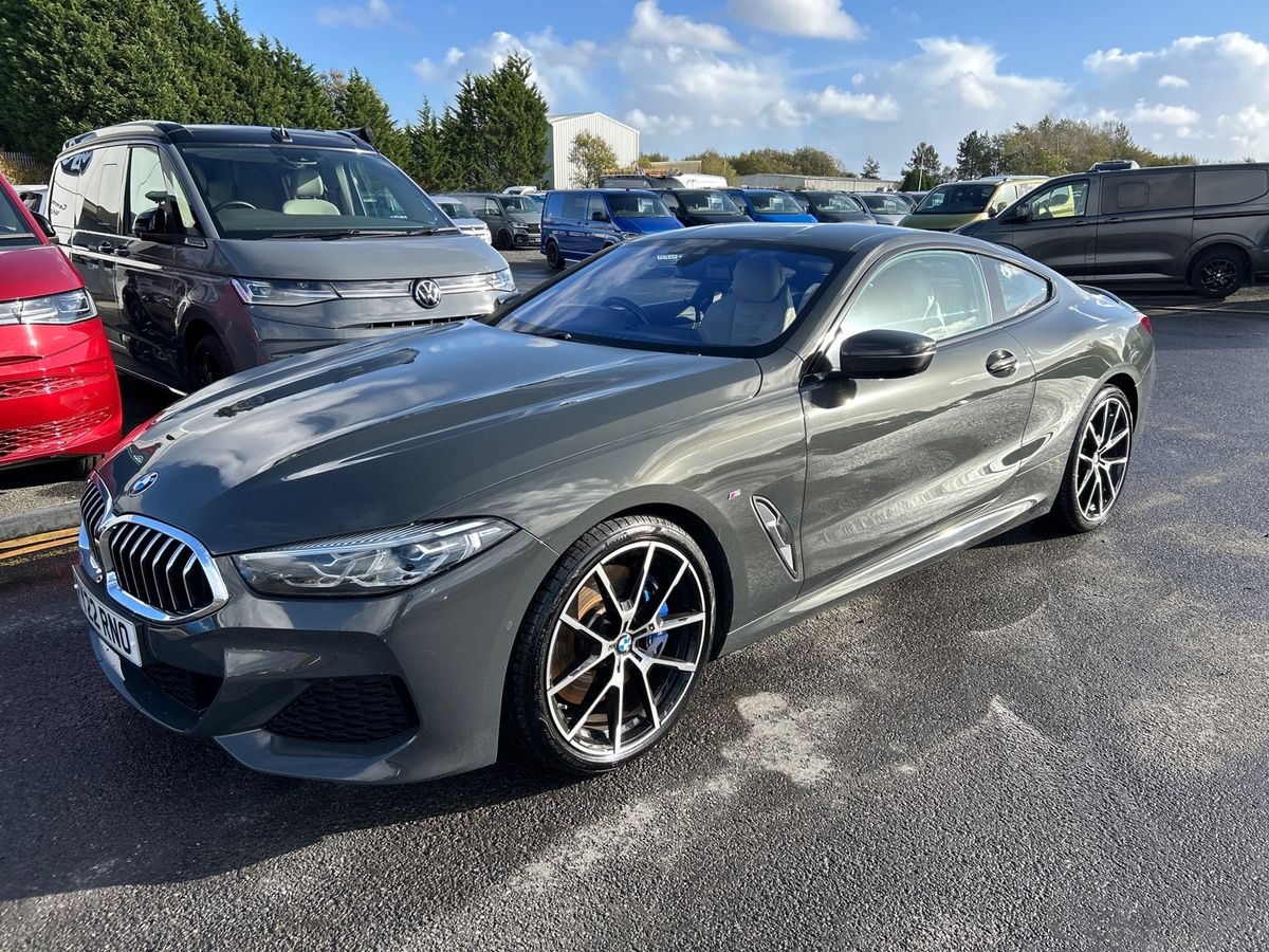 BMW 8 Series Photo 36