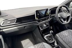 VOLKSWAGEN T-Roc Photo 2