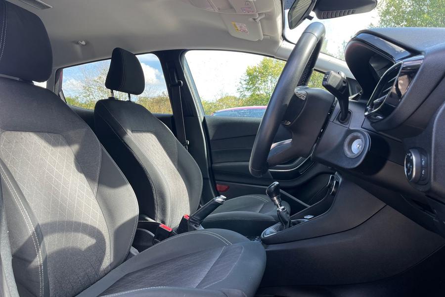 Ford FIESTA Photo autoimg-0b19a420e8dff827edc88b9454fd461a5311b0f4.jpg