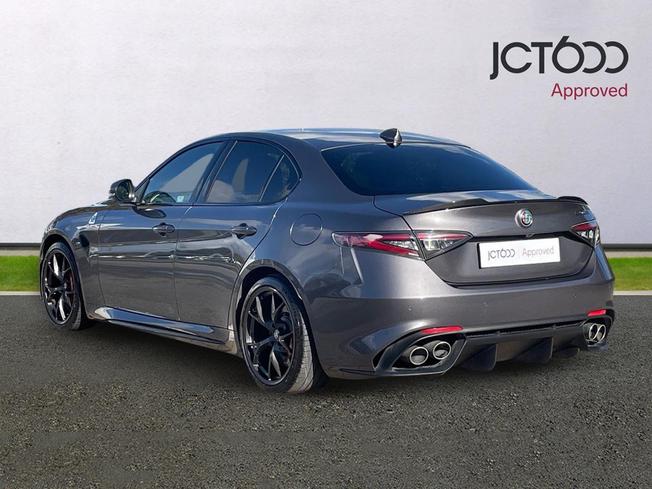 ALFA ROMEO Giulia Photo 3
